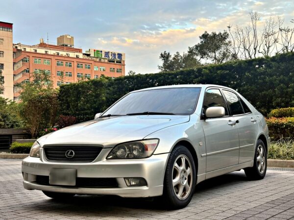 2001 Lexus is200 2.0L