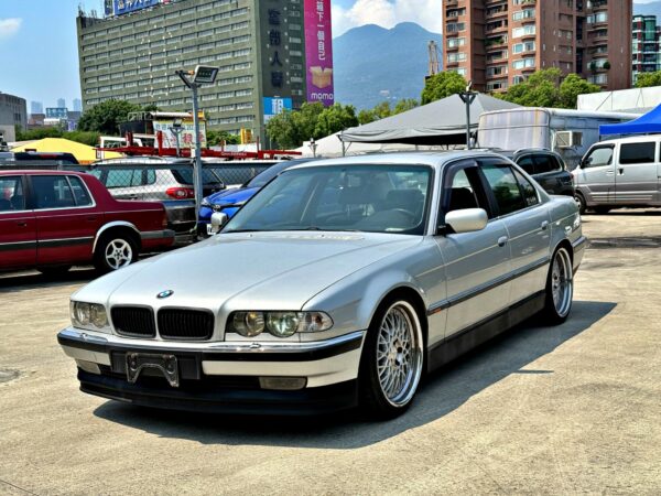 e38 728i