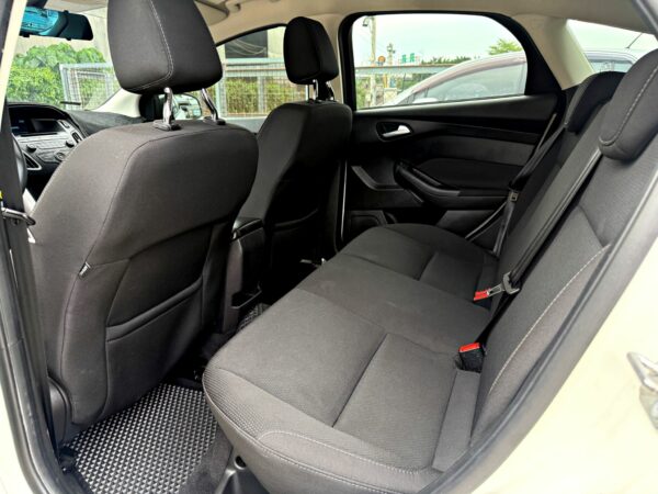 2015 Ford Focus 5D 1.6汽油時尚型：圖片 7