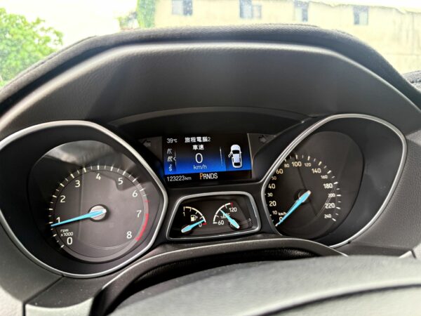 2015 Ford Focus 5D 1.6汽油時尚型：圖片 10