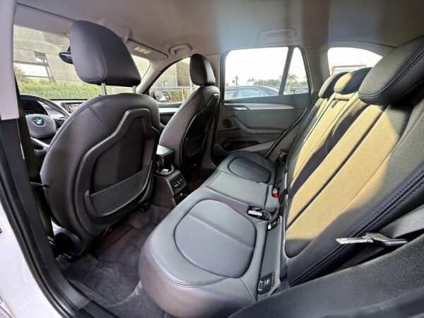 2016 BMW X1 sDrive18i：圖片 8