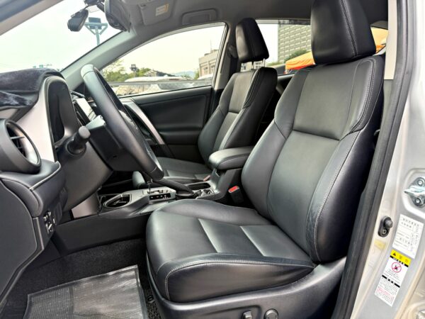 2015 Toyota RAV4 2.0豪華：圖片 9