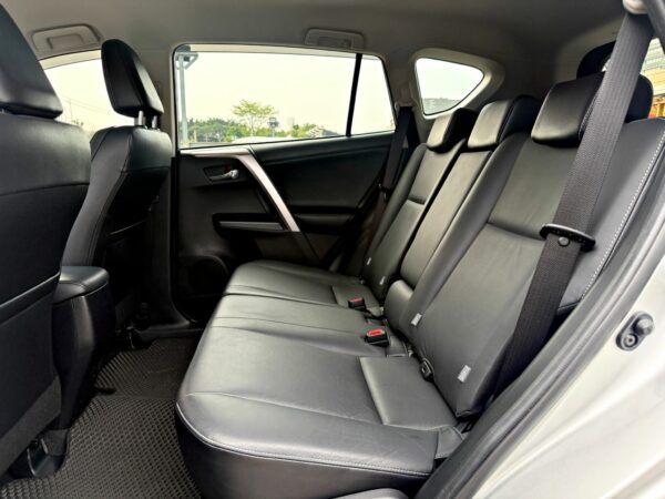 2015 Toyota RAV4 2.0豪華：圖片 10