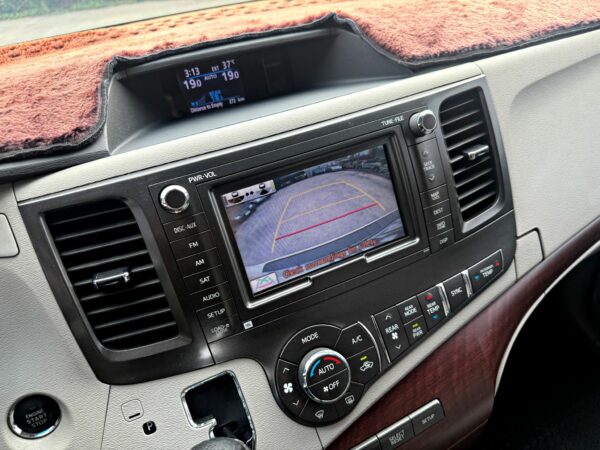 2013 Toyota Sienna LIMITED：圖片 13